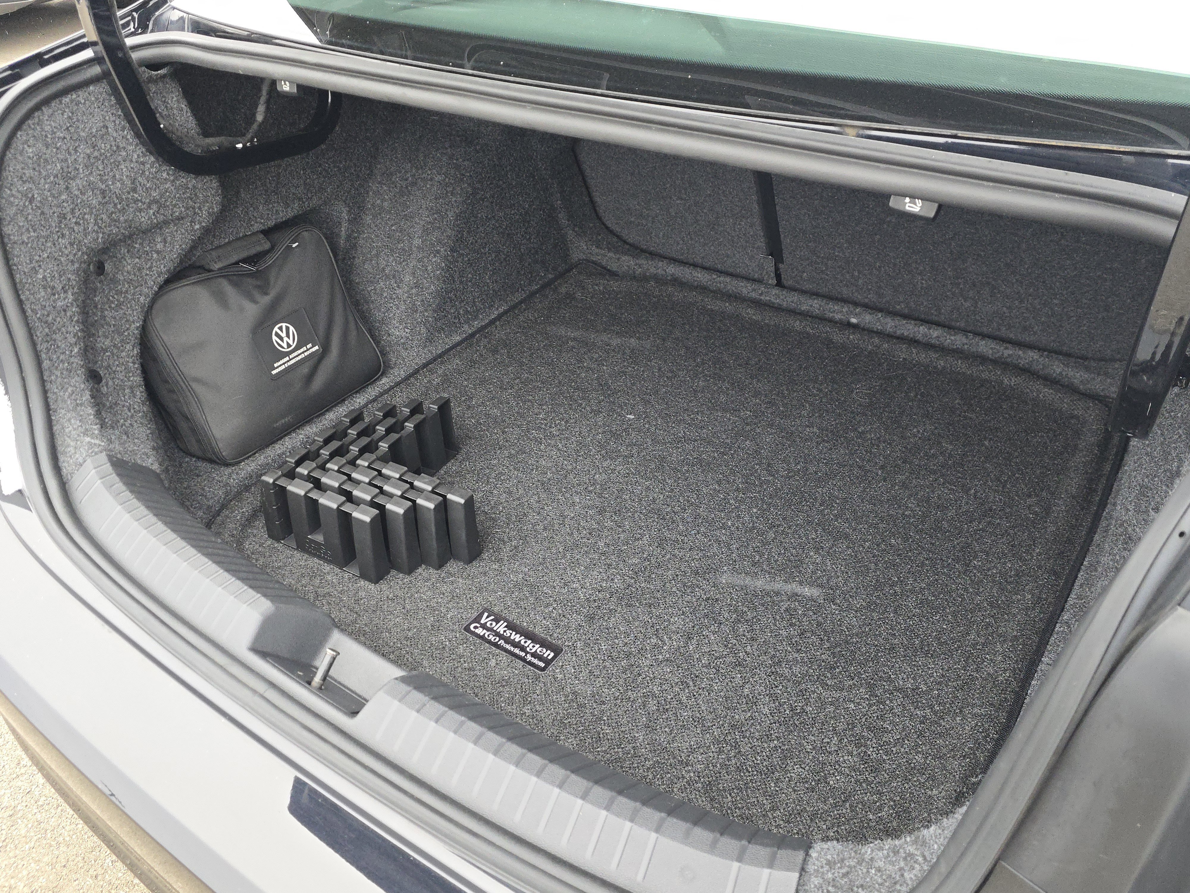 Certified 2021 Volkswagen Jetta R-Line w/ R-Line Cold Weather Package image 15