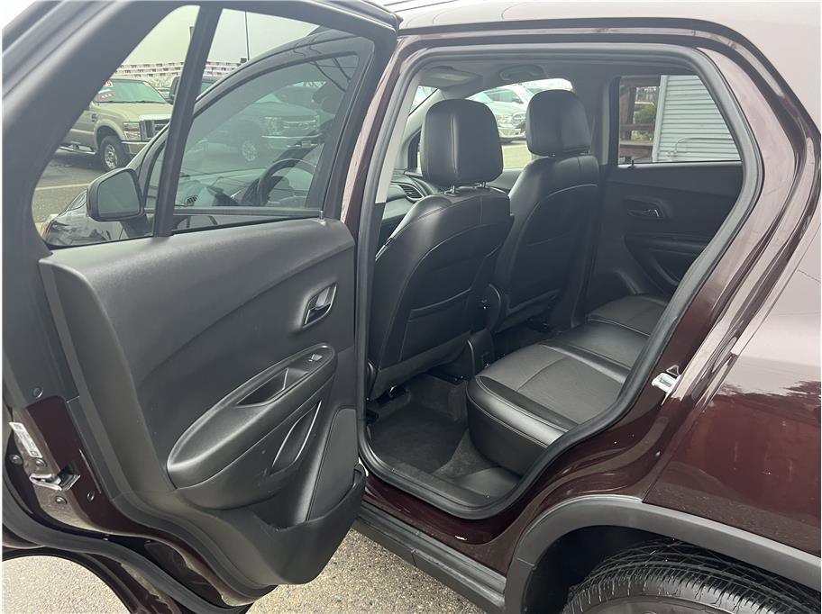 Used 2021 Chevrolet Trax LT image 9