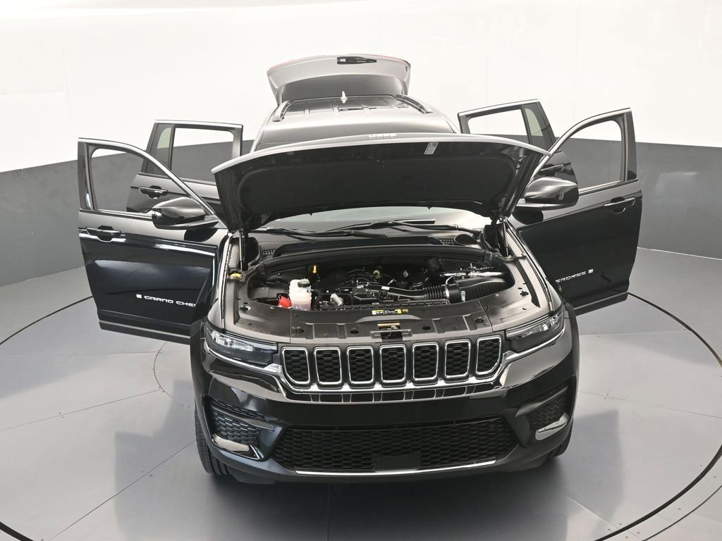 Used 2025 Jeep Grand Cherokee Laredo image 68