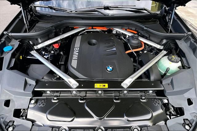 New 2026 BMW X5 xDrive50e w/ Premium Package image 11
