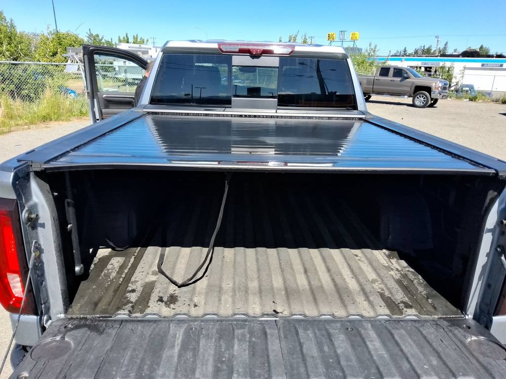 Used 2023 GMC Sierra 1500 AT4 w/ Technology Package AWD/4WD image 11