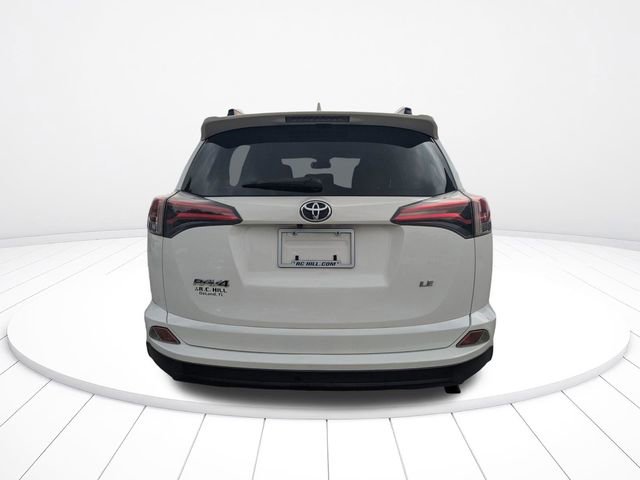 Used 2018 Toyota RAV4 LE image 4