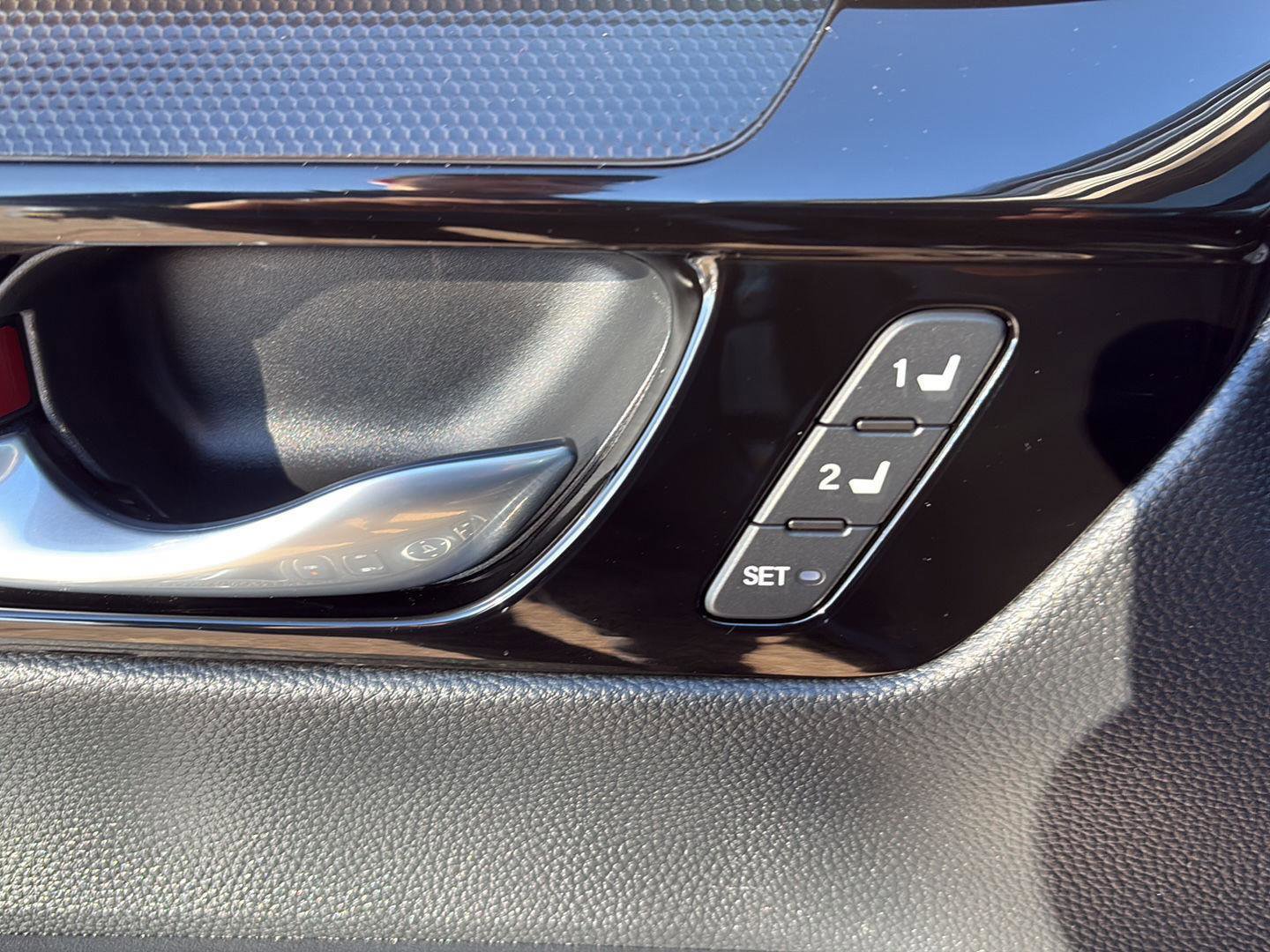 Used 2024 Honda CR-V EX-L image 9