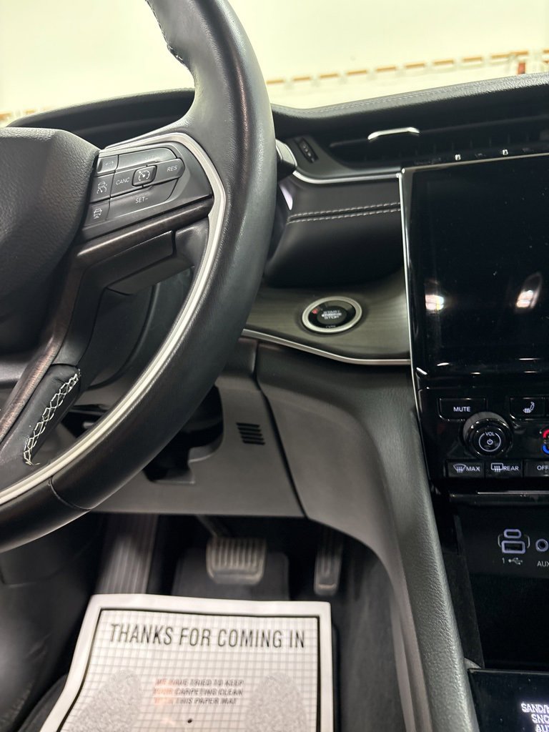 Used 2022 Jeep Grand Cherokee L Limited image 12