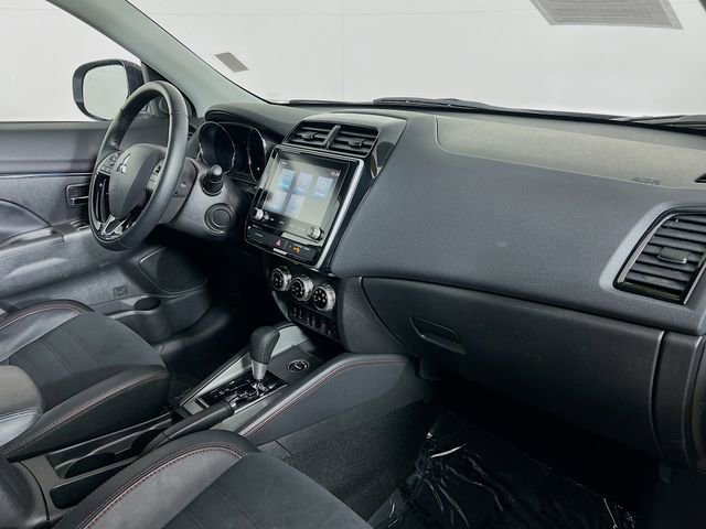 Used 2024 Mitsubishi Outlander Sport SE image 39