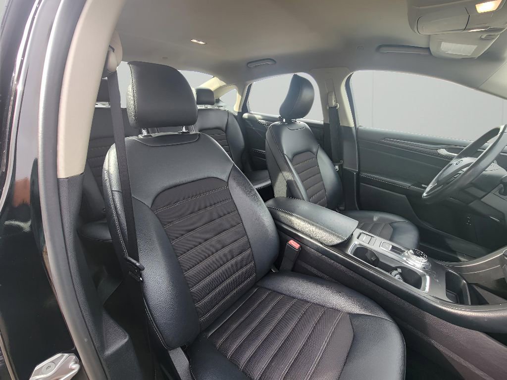 Used 2018 Ford Fusion SE w/ Equipment Group 601A image 31