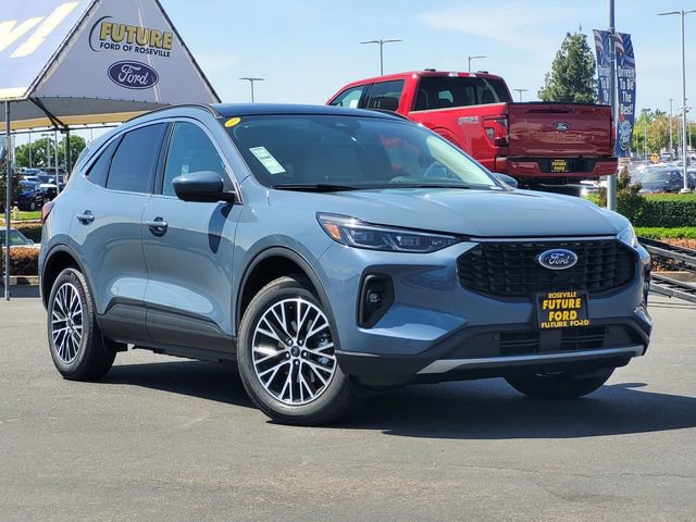 New 2025 Ford Escape SE w/ PHEV Premium Package