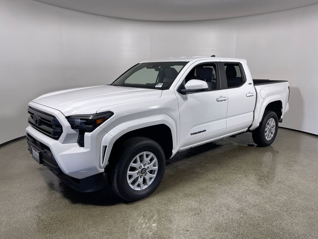 Certified 2024 Toyota Tacoma SR5 AWD/4WD image 7