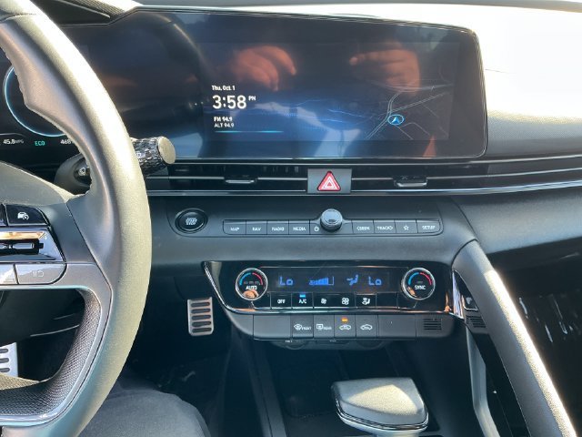 Used 2025 Hyundai Elantra SEL FWD image 23
