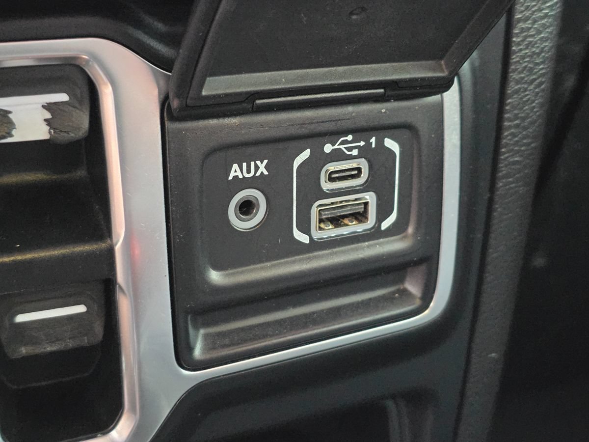 Used 2019 Jeep Wrangler Unlimited Sport S AWD/4WD image 40
