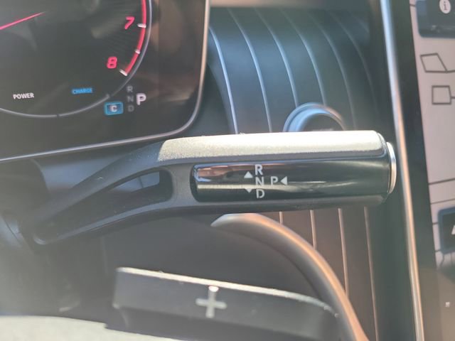 Used 2024 Mercedes-Benz GLC 300 4MATIC image 23