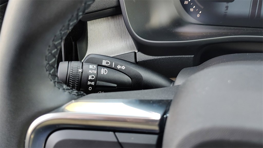 New 2026 Volvo XC40 B5 Ultra w/ Climate Package image 16