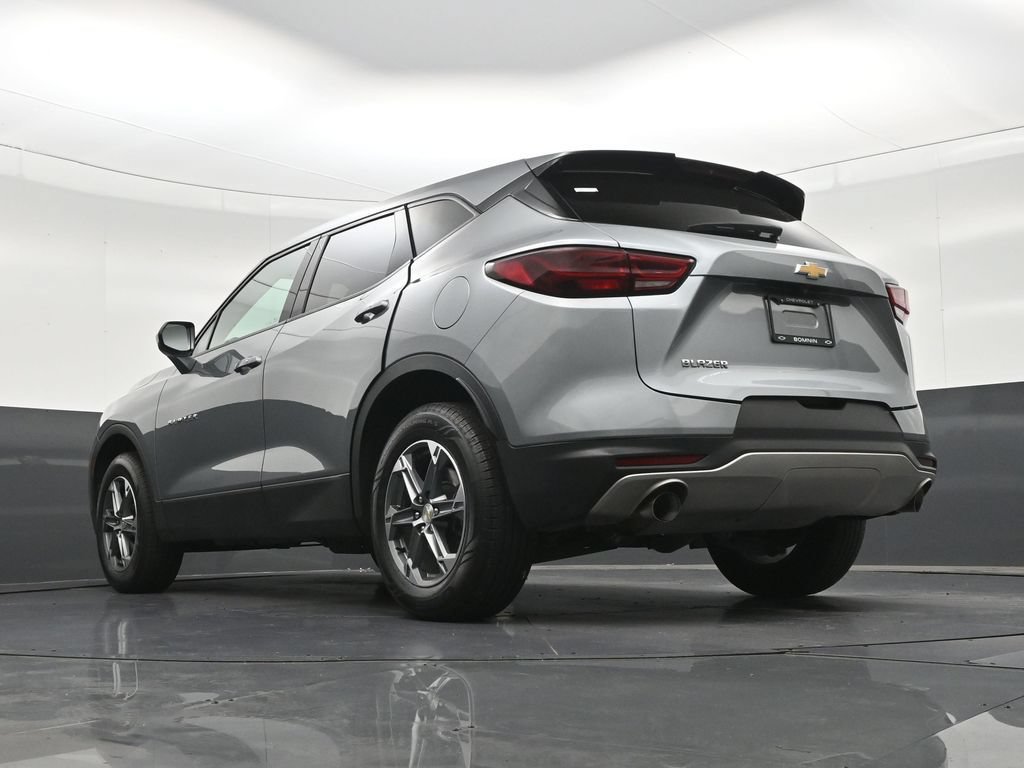 Used 2024 Chevrolet Blazer LT FWD image 25