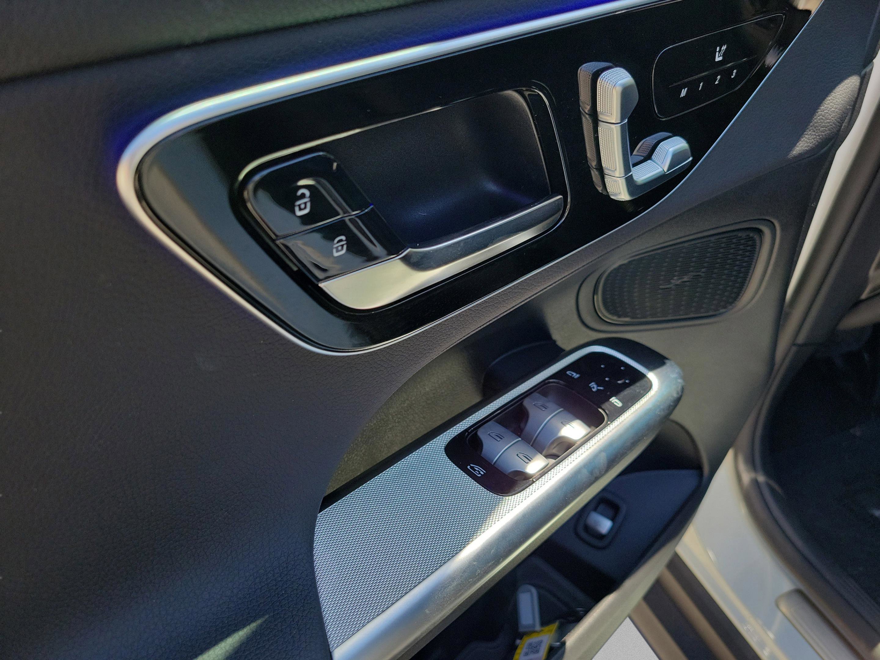 Certified 2025 Mercedes-Benz GLC 300 image 16