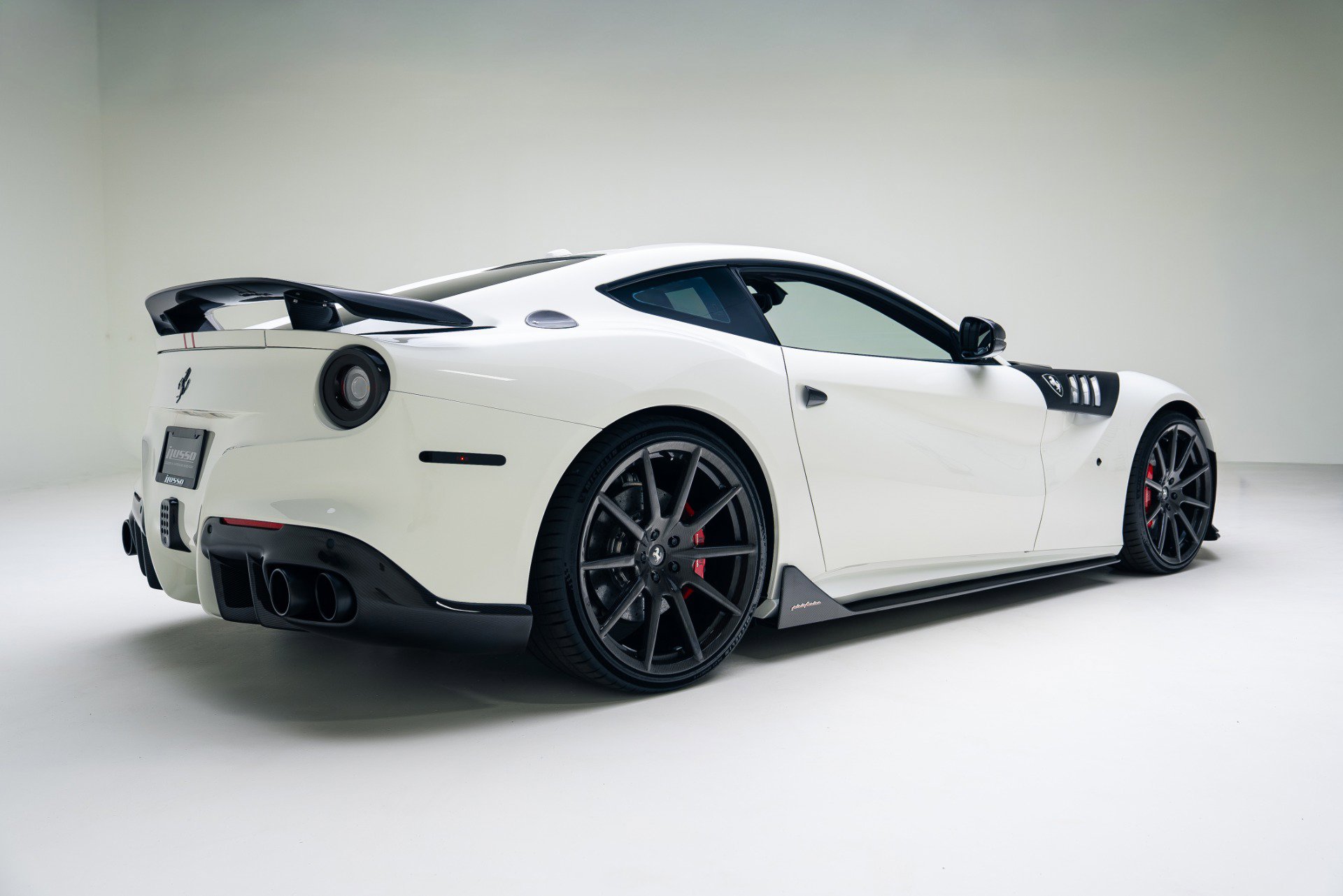 Used 2016 Ferrari F12 Berlinetta image 29