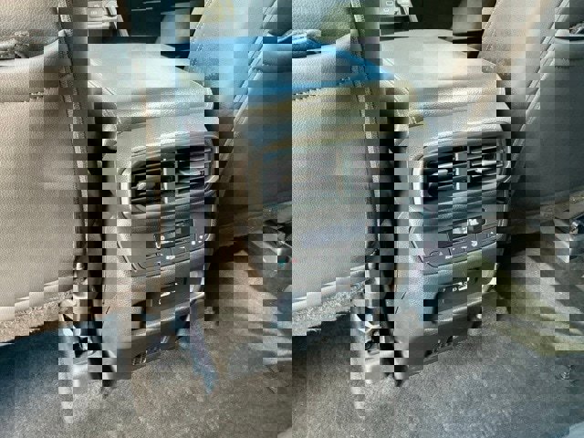 Used 2023 Honda Pilot Touring image 11