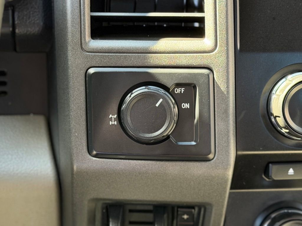 Used 2017 Ford F350 XL AWD/4WD image 14