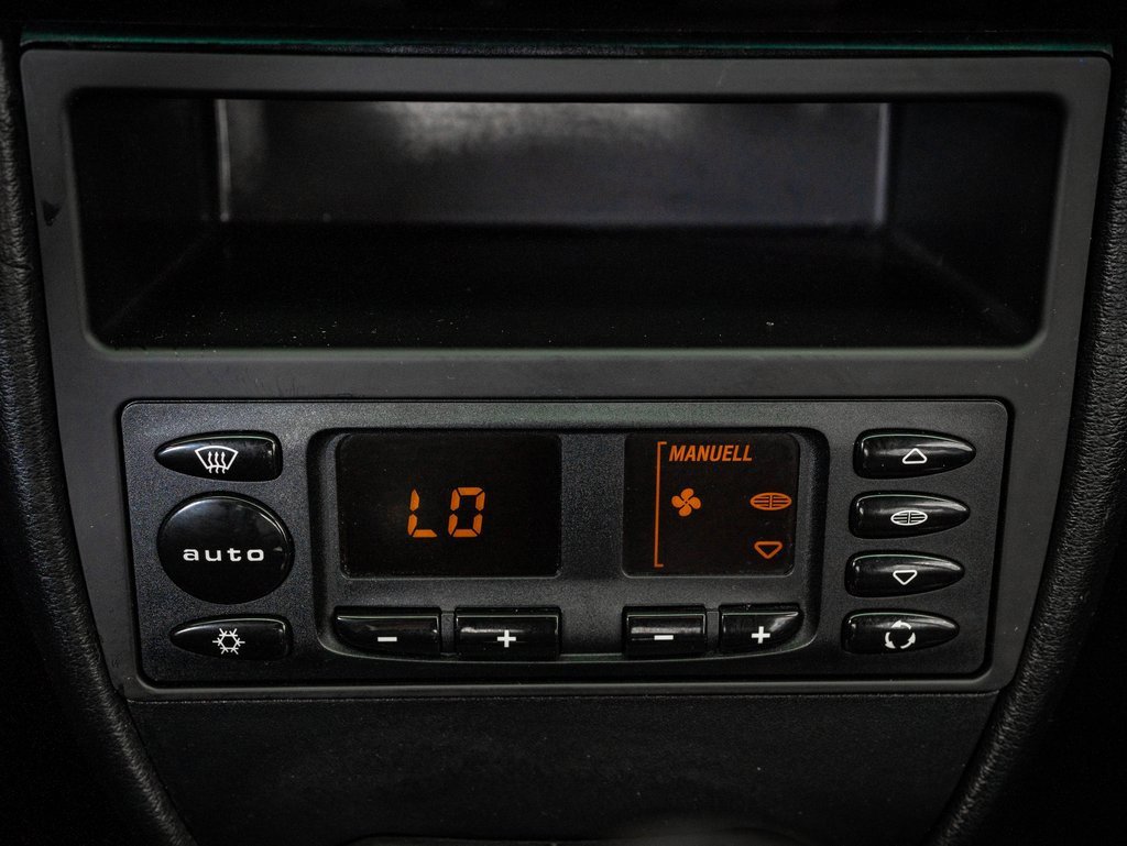 Used 2000 Porsche 911 Carrera image 35