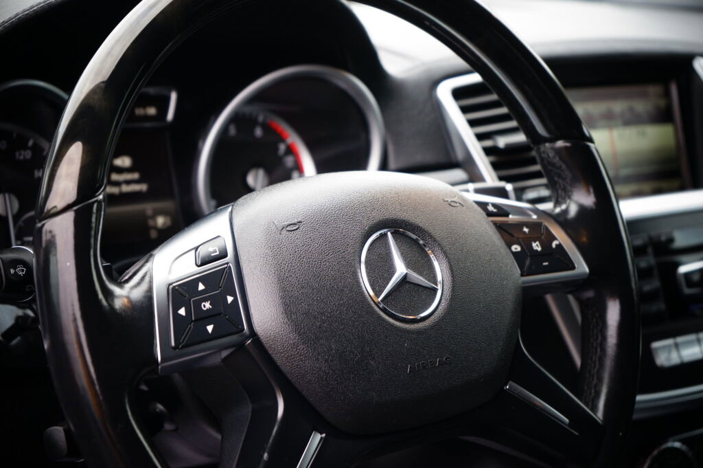 Used 2016 Mercedes-Benz GL 450 4MATIC image 11