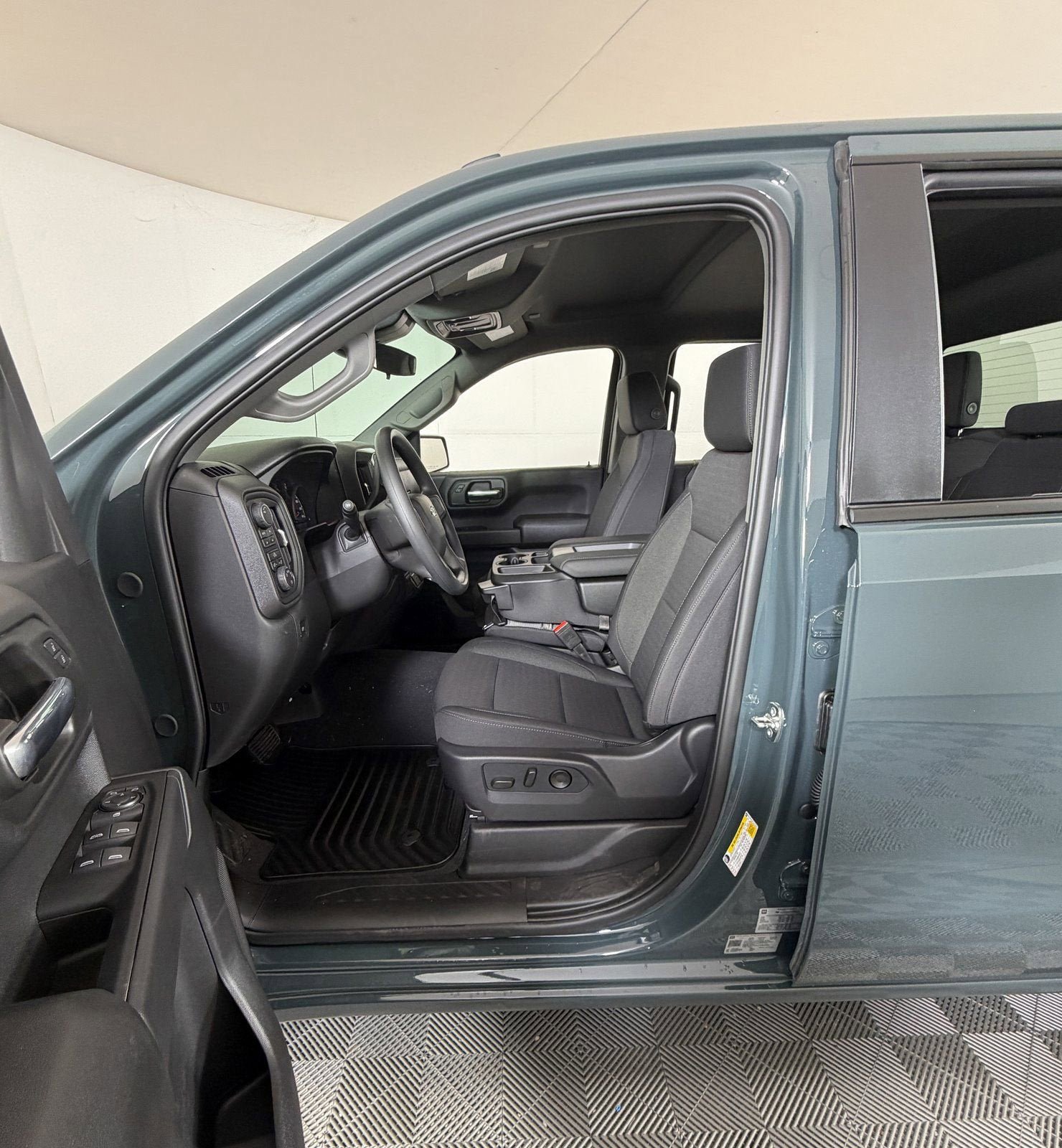New 2026 Chevrolet Silverado 1500 Custom Trail Boss w/ LPO, Dark Essentials Package image 15