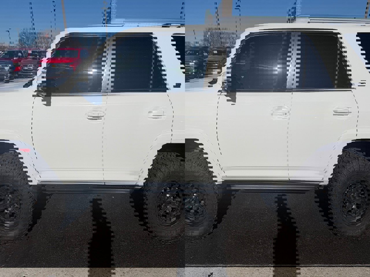 Used 2018 Toyota 4Runner SR5 Premium image 10