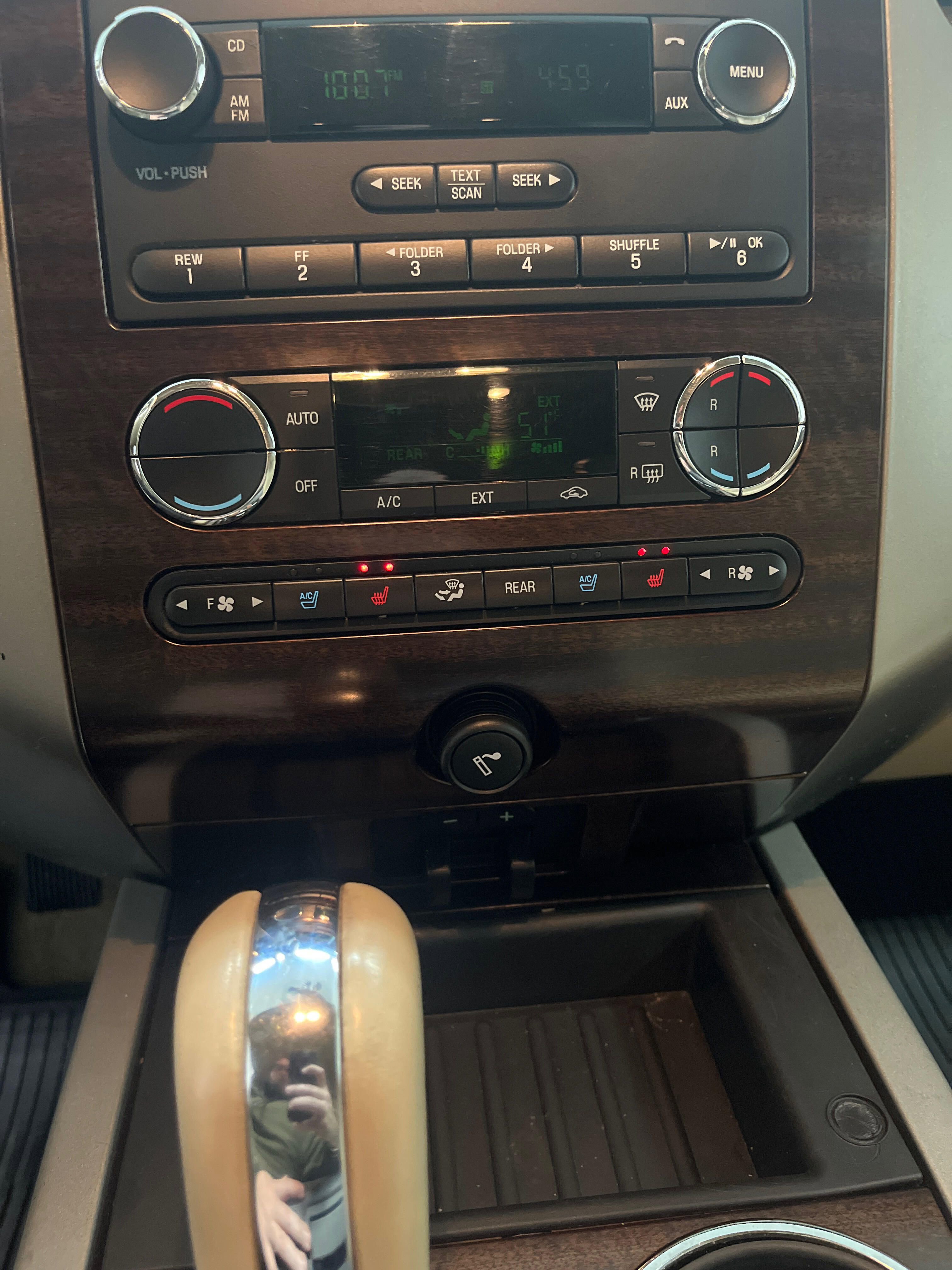 Used 2014 Ford Expedition EL XLT w/ Equipment Group 202A image 15