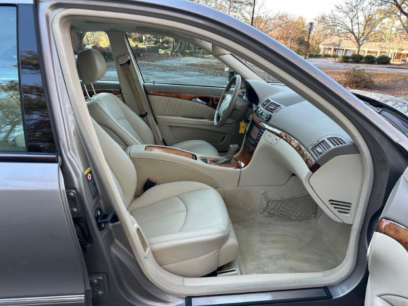Used 2006 Mercedes-Benz E 500 Sedan image 38