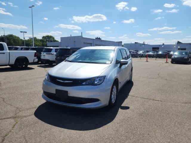 Certified 2023 Chrysler Voyager LX FWD image 2