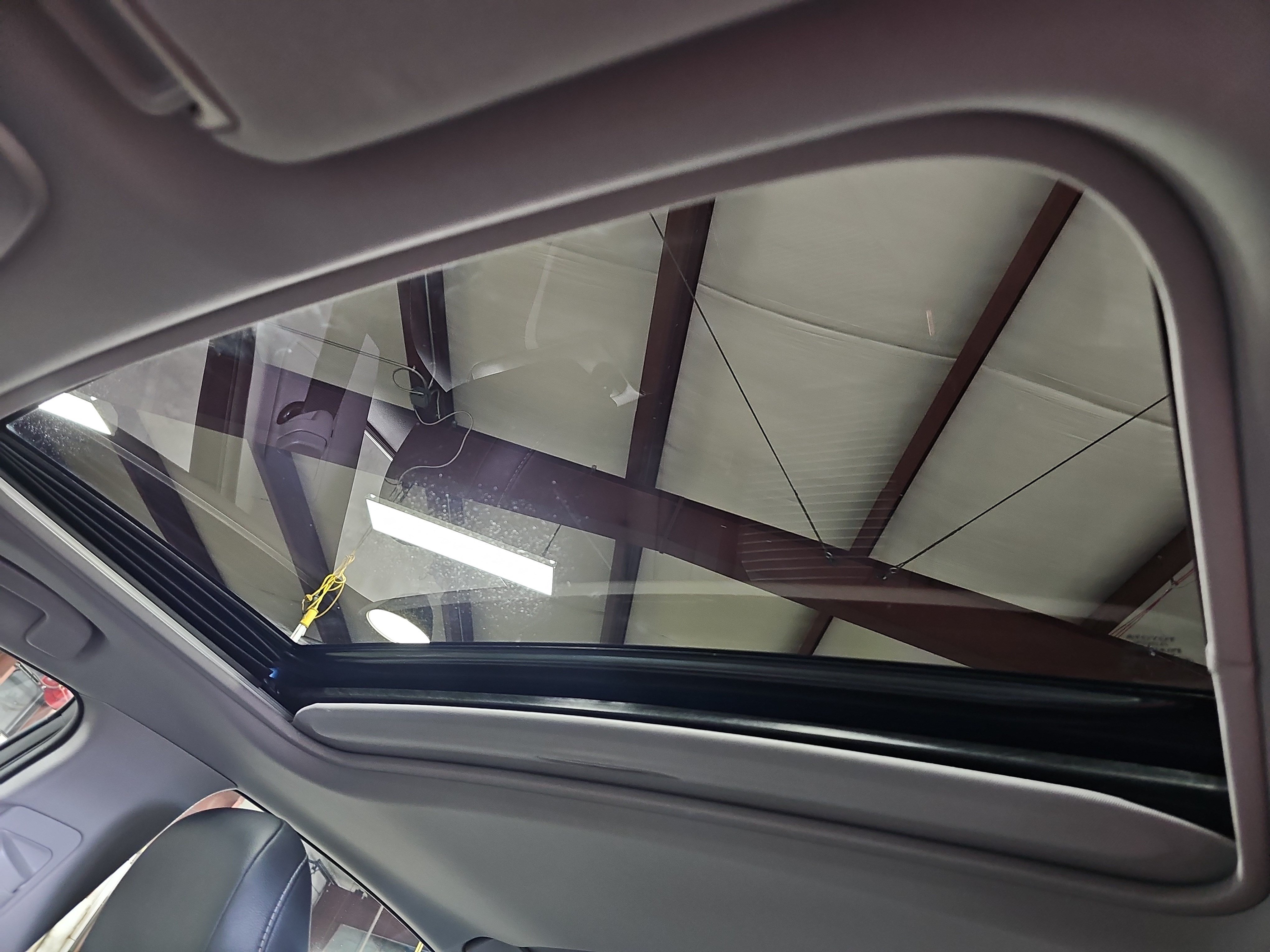 Used 2018 Toyota Camry SE w/ Moonroof Package FWD image 30