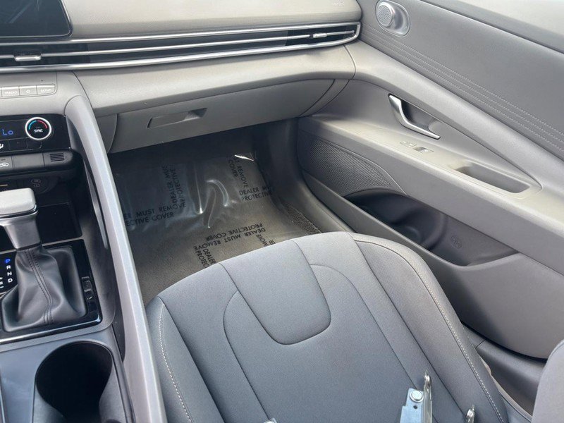 Used 2024 Hyundai Elantra SEL FWD image 14