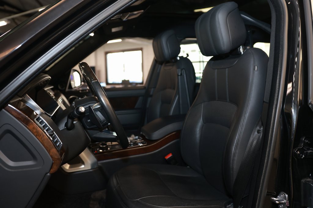 Used 2019 Land Rover Range Rover HSE image 10