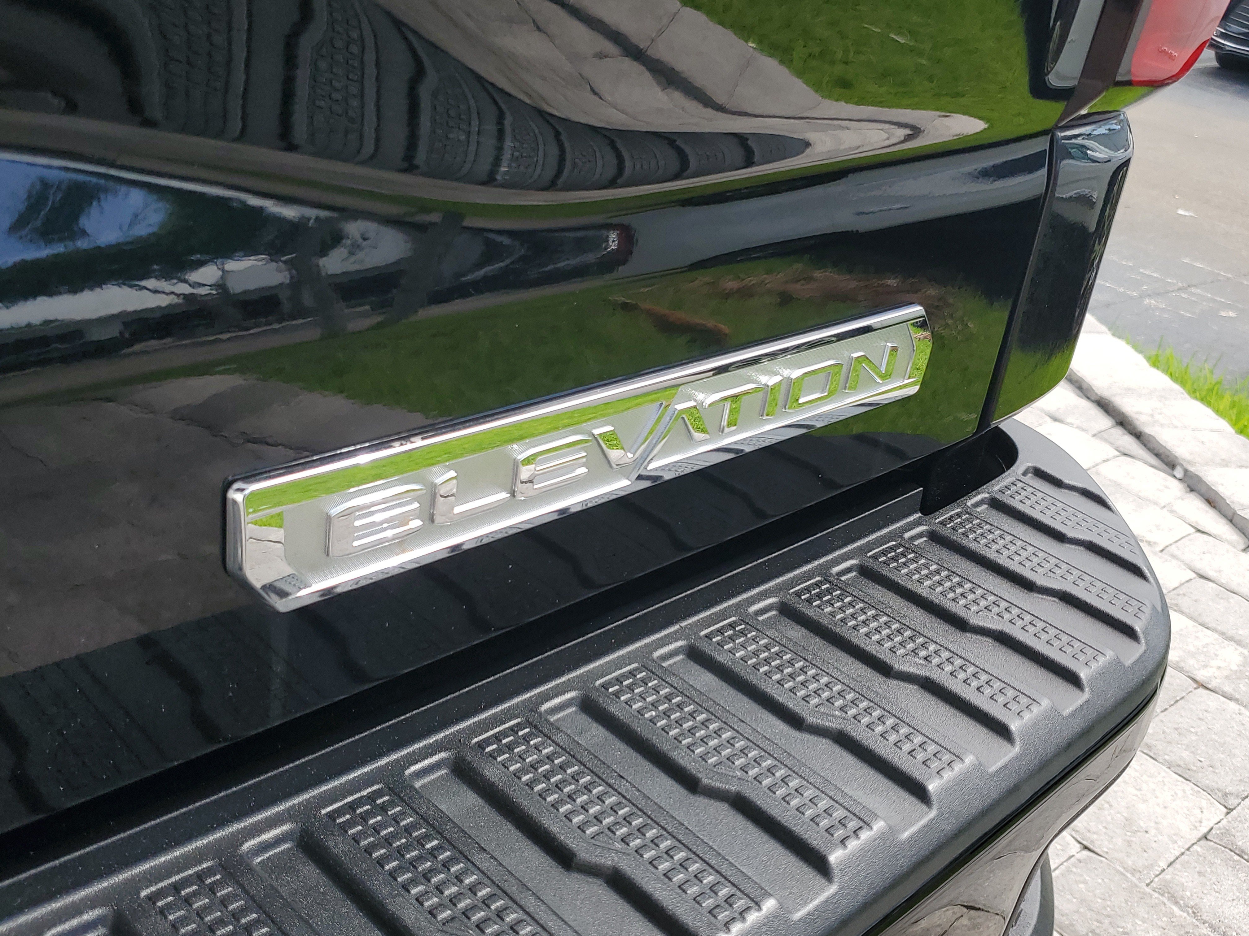 Used 2023 GMC Sierra 1500 Elevation AWD/4WD image 9