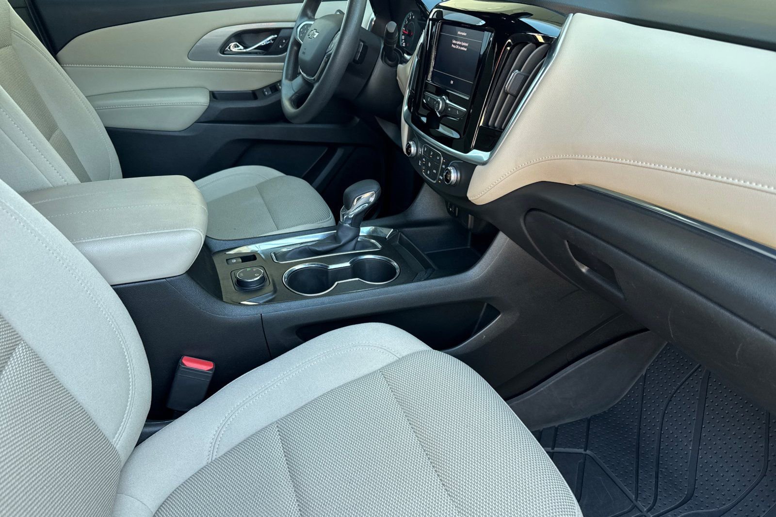 Used 2022 Chevrolet Traverse LS w/ Midnight/Sport Edition image 18