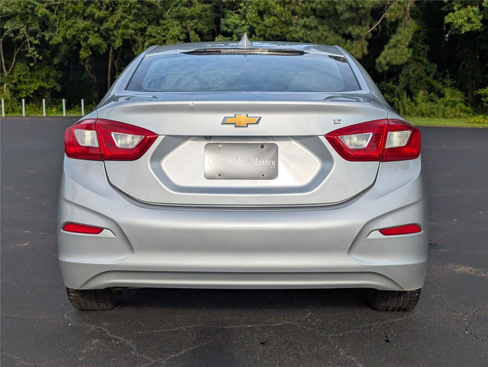 Used 2016 Chevrolet Cruze LT w/ Convenience Package FWD image 4