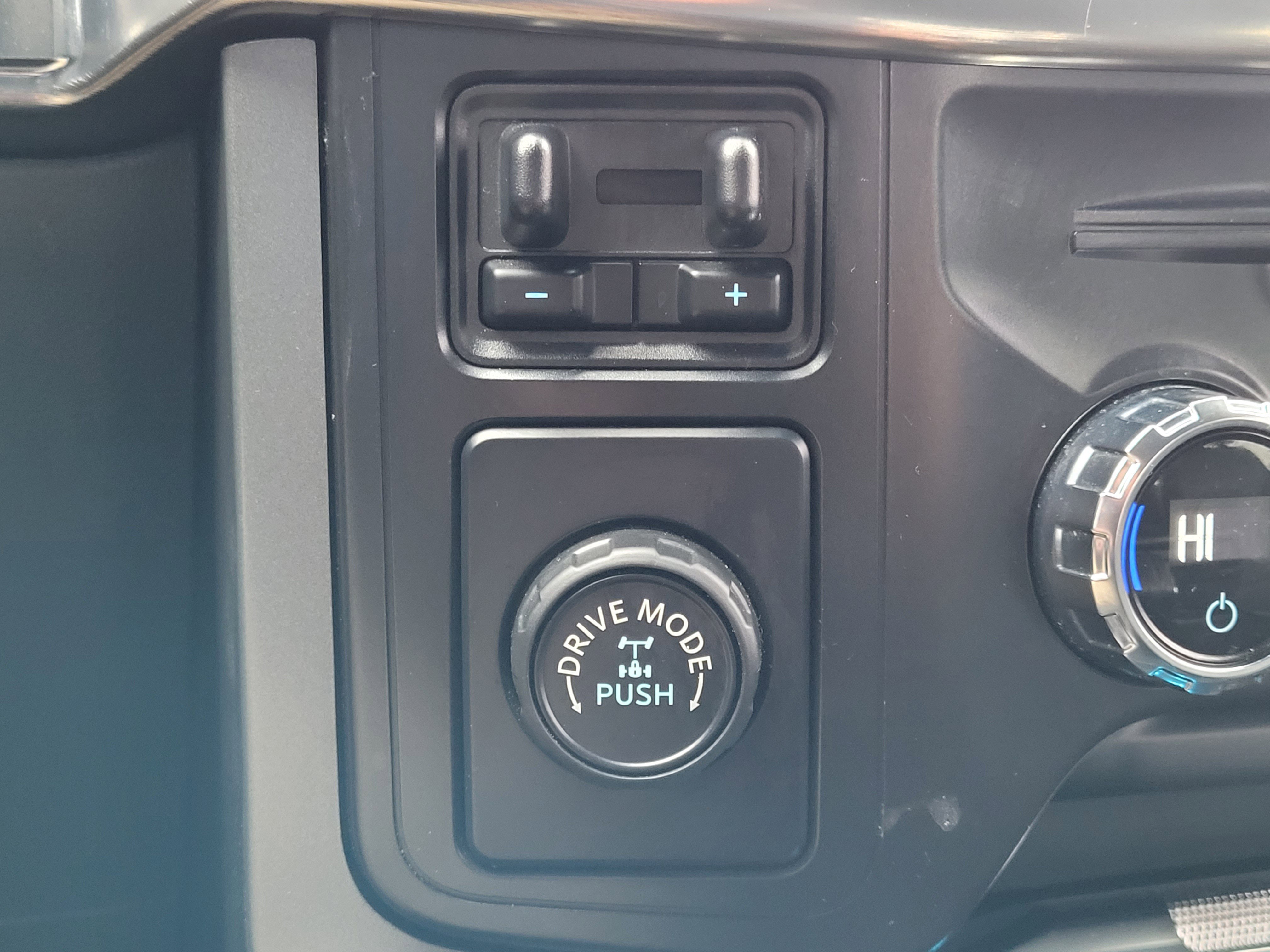 Used 2021 Ford F150 Lariat w/ Trailer Tow Package image 26