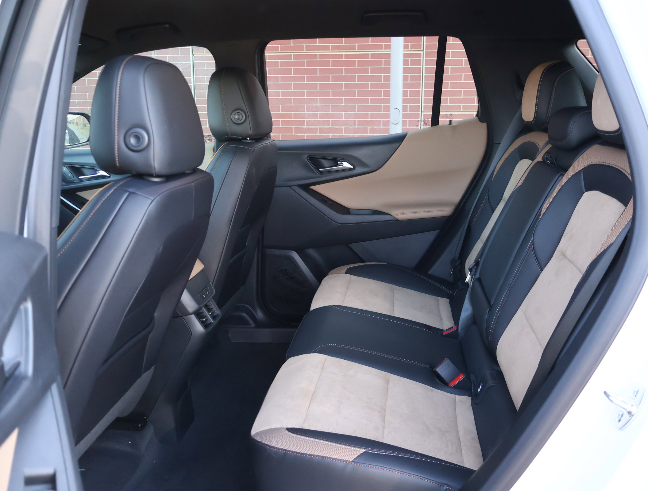 New 2026 Chevrolet Equinox ACTIV w/ Convenience Package III image 21