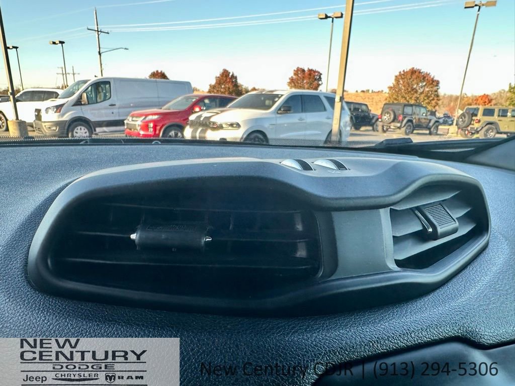 Used 2023 Jeep Renegade Latitude image 24