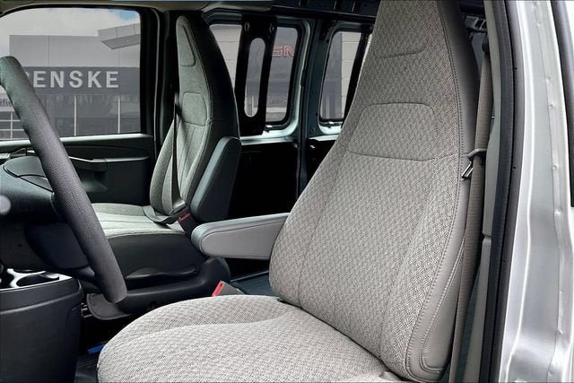 New 2026 GMC Savana 2500 w/ Driver Convenience Package RWD image 10