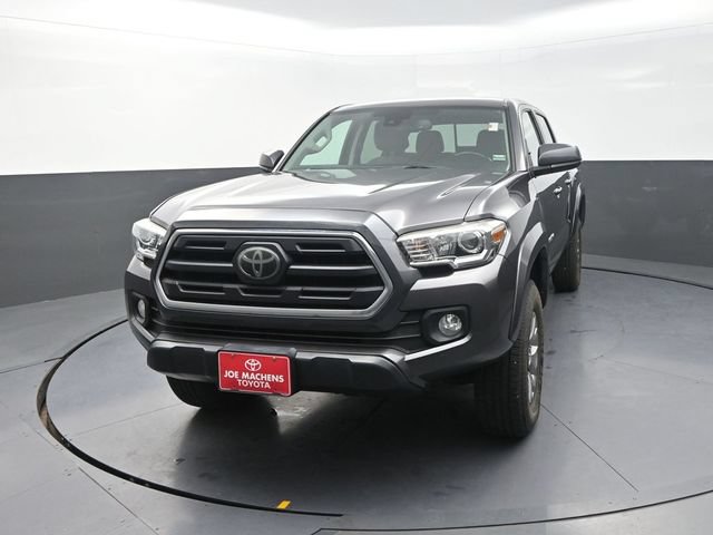 Used 2018 Toyota Tacoma SR5 RWD image 2