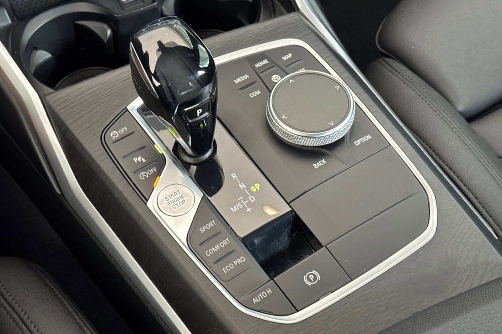 Used 2021 BMW 330i Sedan w/ Driving Assistance Package image 18