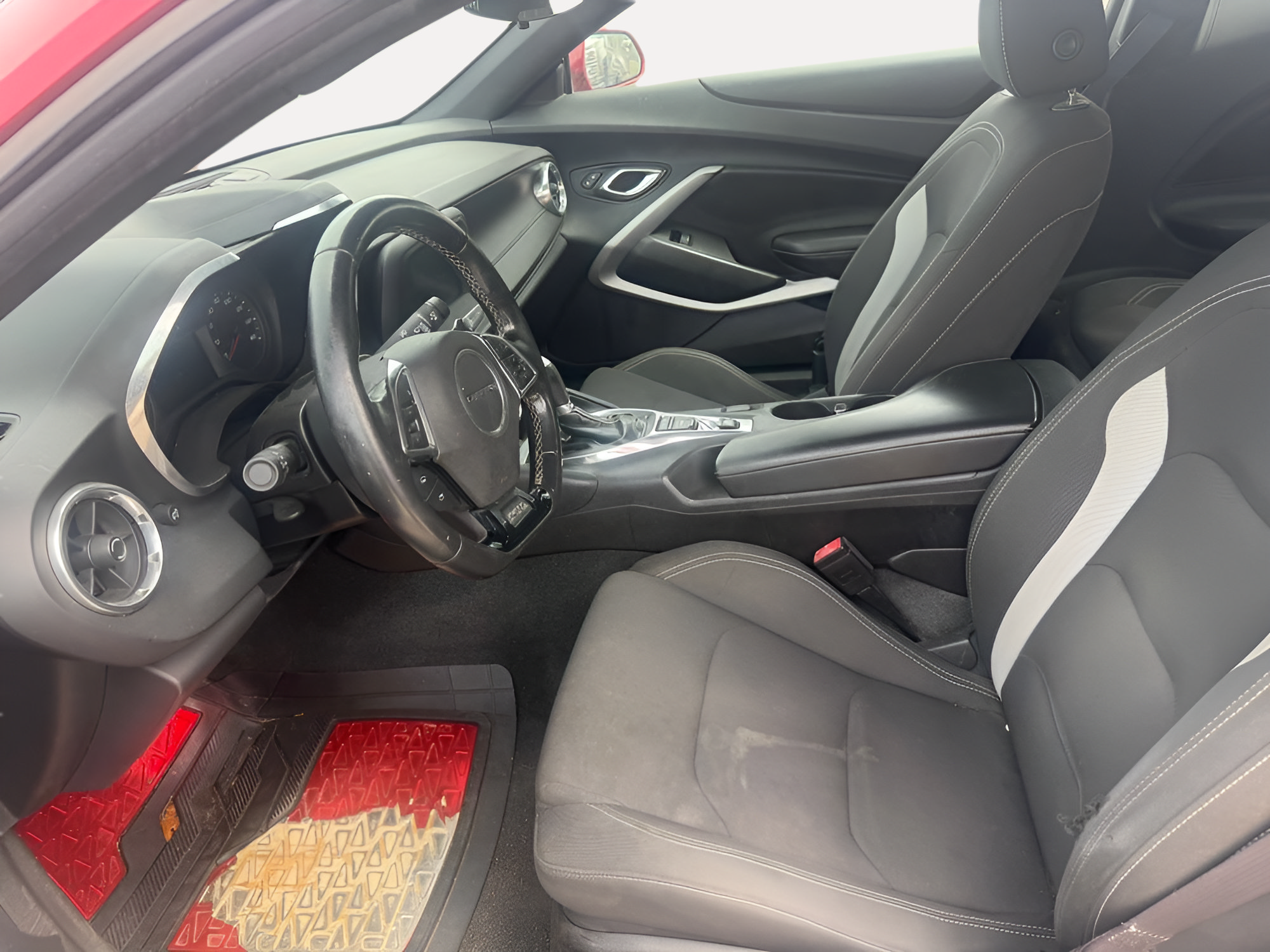 Used 2017 Chevrolet Camaro LT RWD image 10