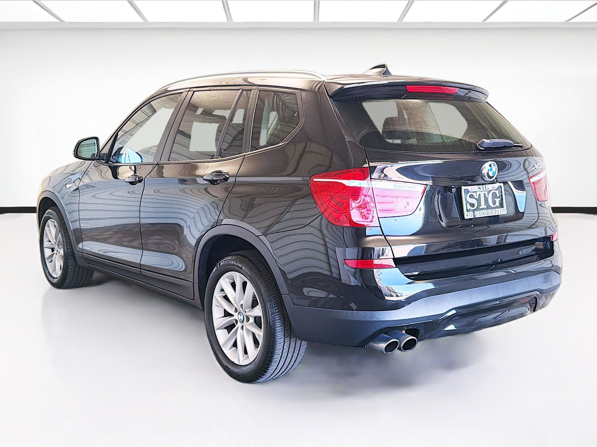 Used 2017 BMW X3 sDrive28i image 6