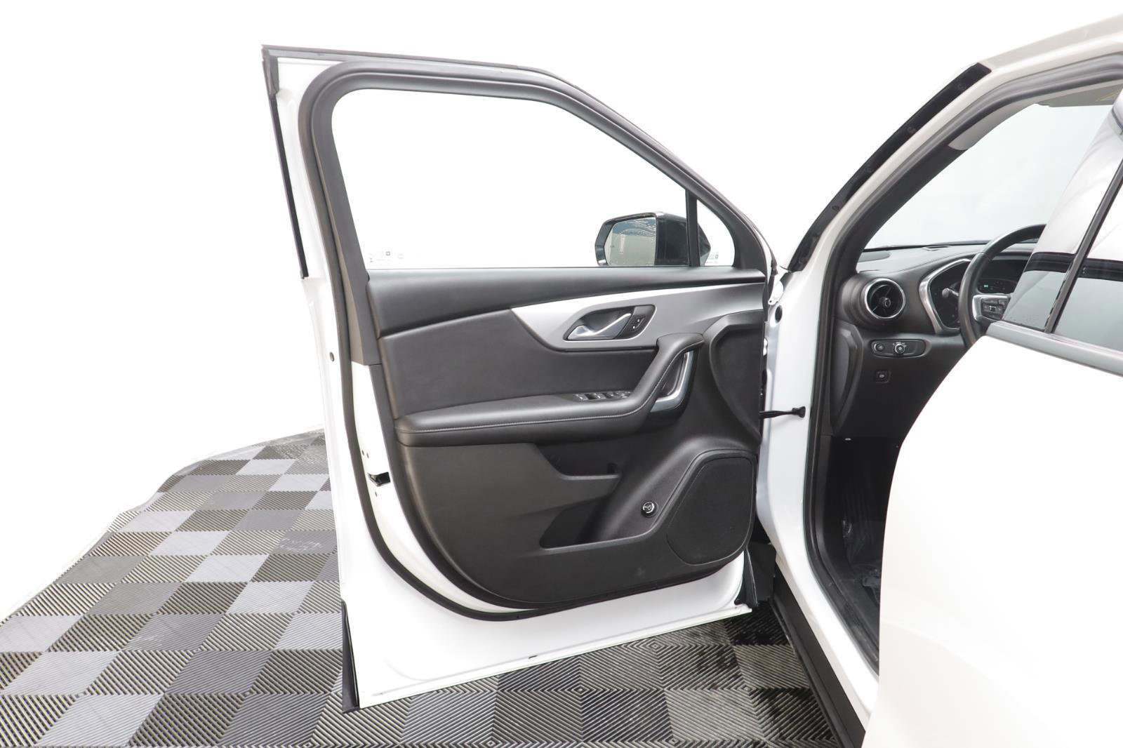 Used 2022 Chevrolet Blazer LT w/ Redline Edition image 5