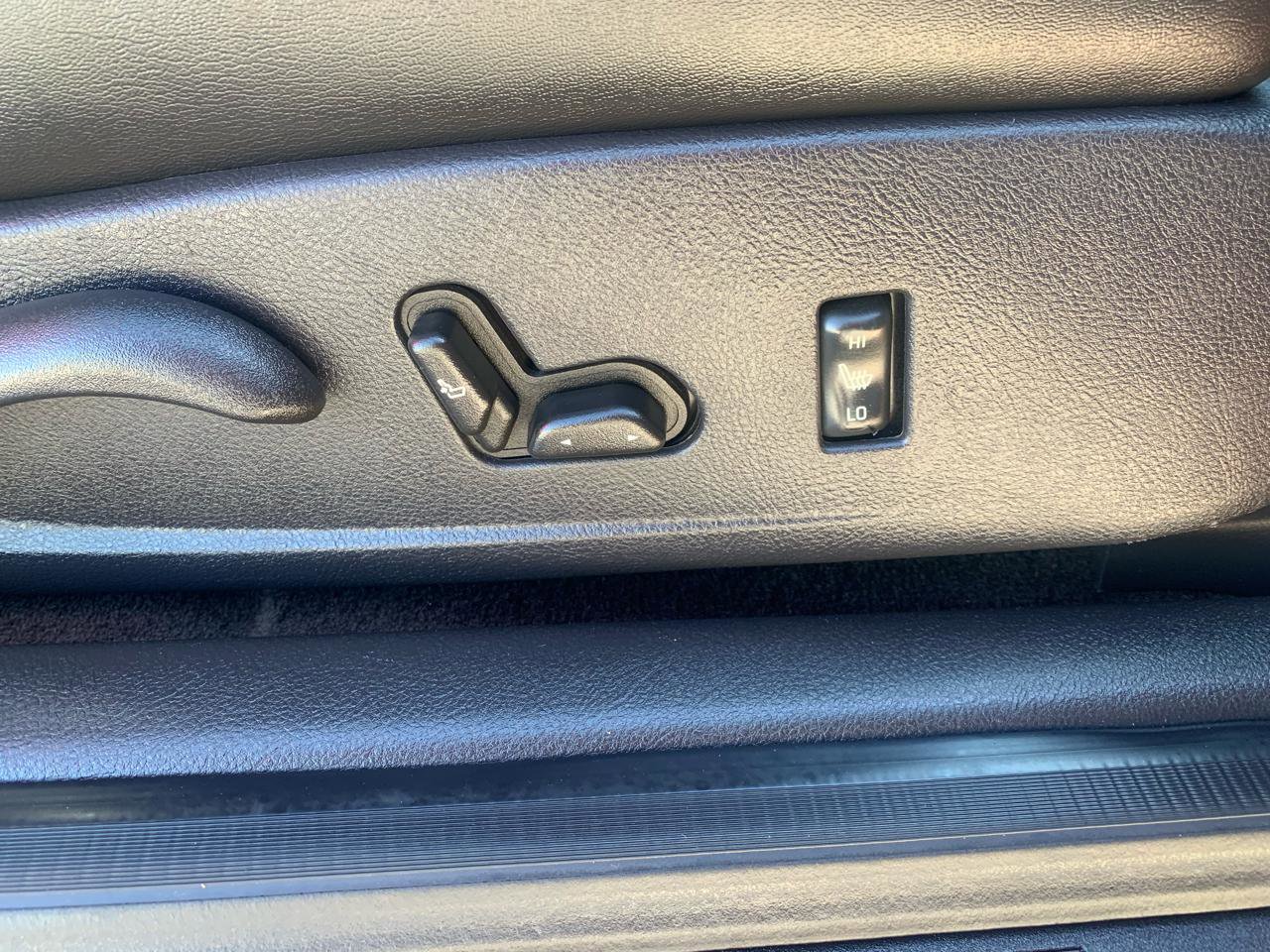 Used 2005 Chevrolet SSR w/ Preferred Equipment Group RWD image 19