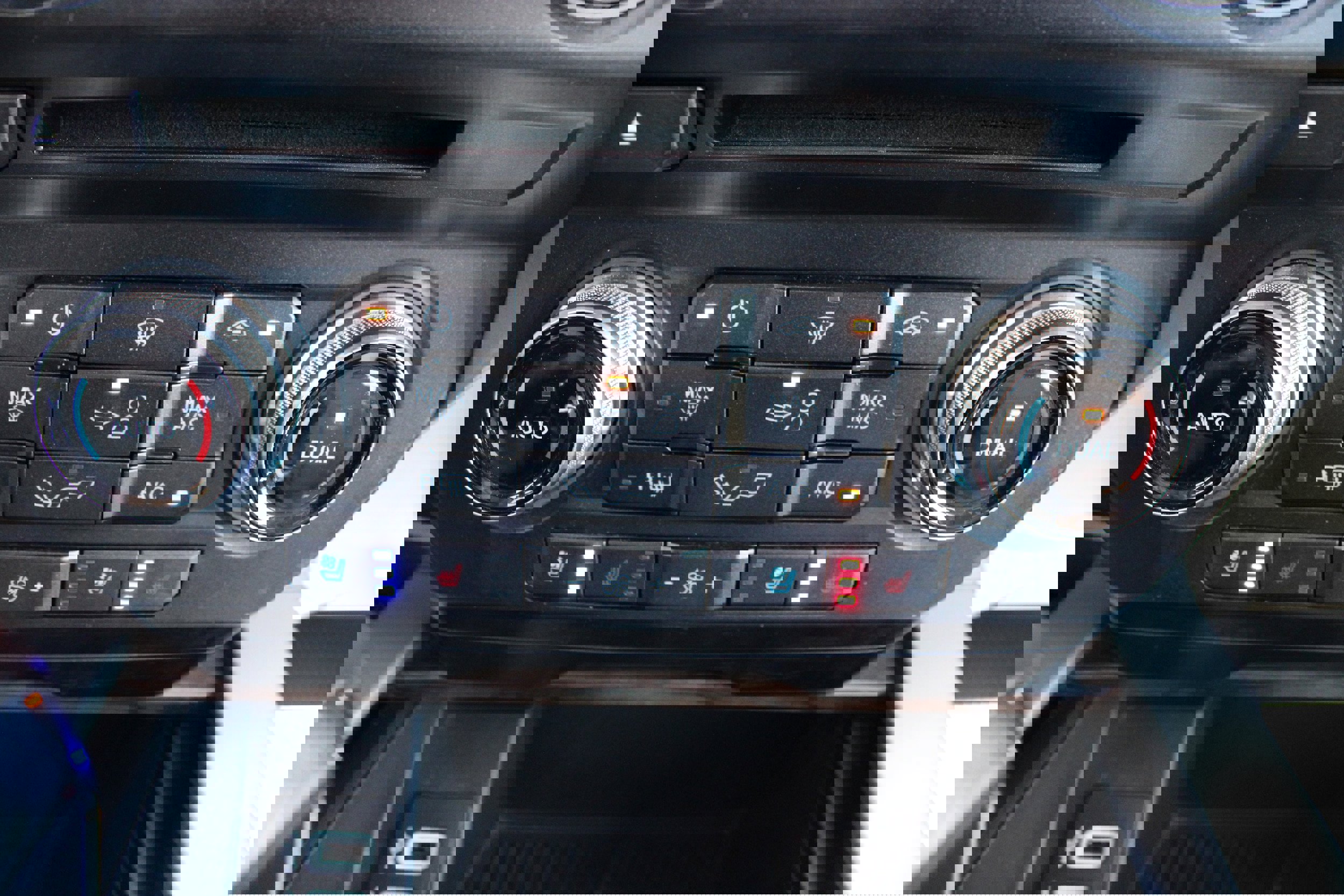 Used 2018 Ford F150 Lariat w/ Equipment Group 502A Luxury image 33