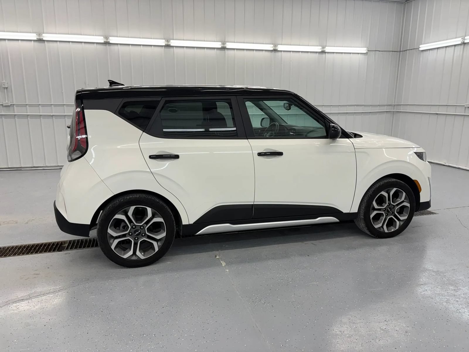 Used 2025 Kia Soul EX FWD image 7