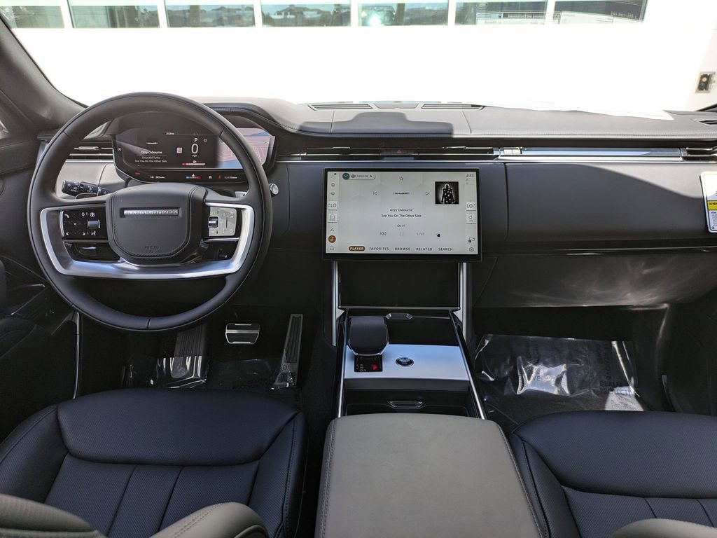 New 2025 Land Rover Range Rover Long Wheelbase SE AWD/4WD image 15
