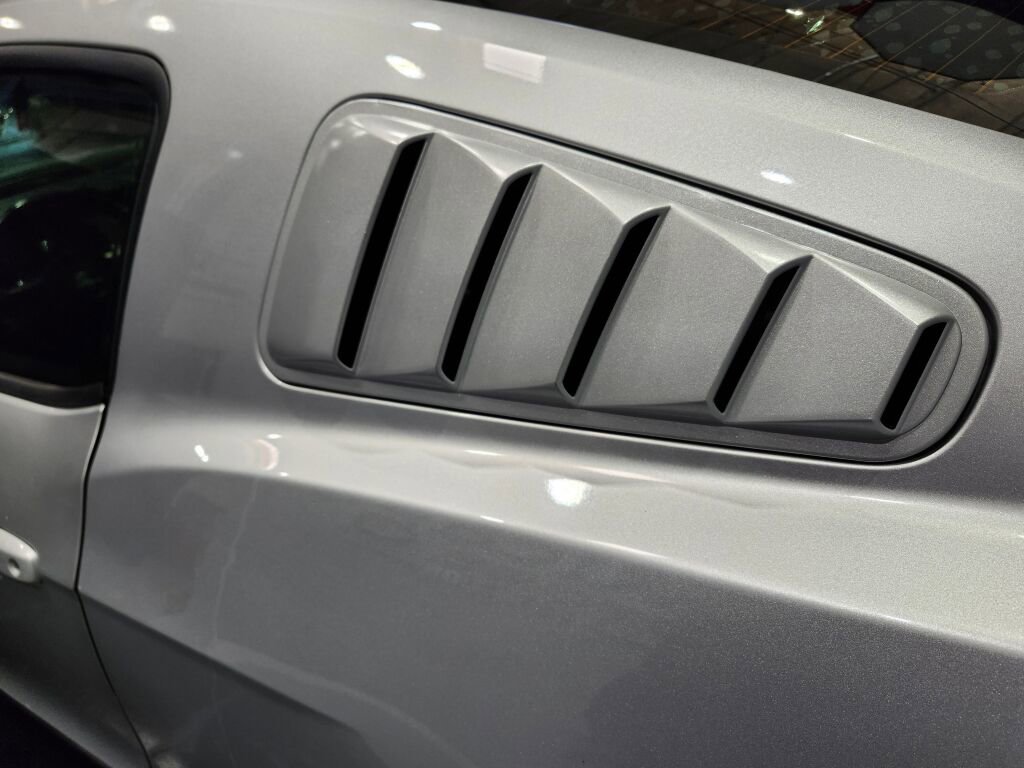 Used 2010 Ford Mustang GT RWD image 14