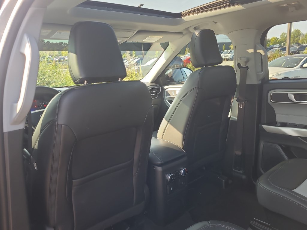 Used 2023 Ford Explorer XLT w/ Equipment Group 202A AWD/4WD image 12