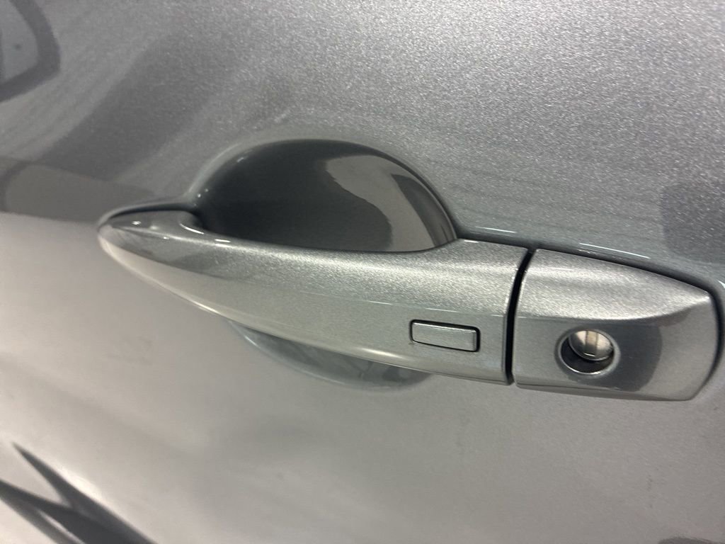 Used 2023 Nissan Rogue SV image 10